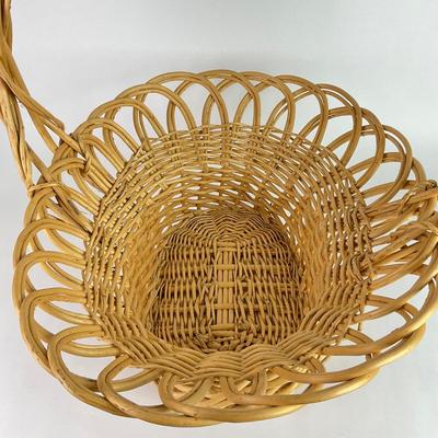 K116 LARGE Vintage Wicker Basket