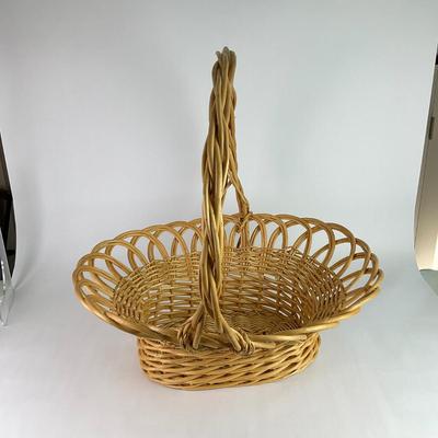 K116 LARGE Vintage Wicker Basket