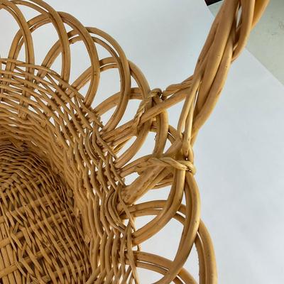 K116 LARGE Vintage Wicker Basket