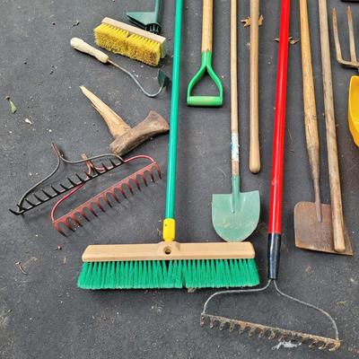 Large Yard Tool Lot (S-EL)