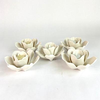K132 Two's Company Pair of 5 Porcelain Flowers