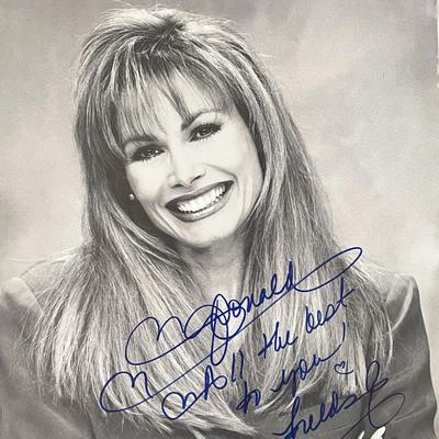 Miss Fields Bakery Spokeswoman Debbi Fields signed photo
