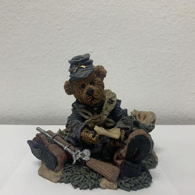 Boyd's Bear Civil War statue