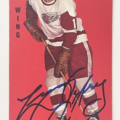 Hockey player Larry Jeffrey autograph card