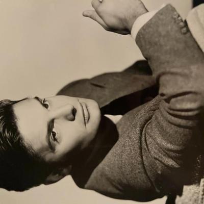 Louis Jourdan unsigned photo