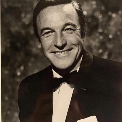 Gene Kelly unsigned photo
