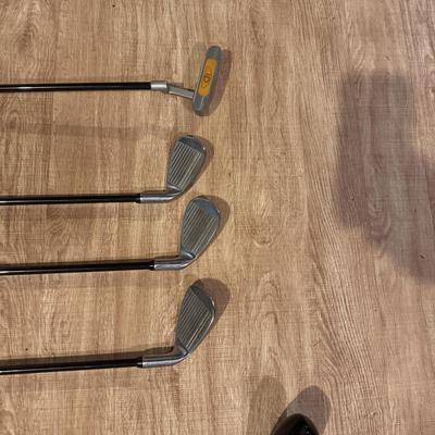 Junior Left Handed Golf Clubs and Bag