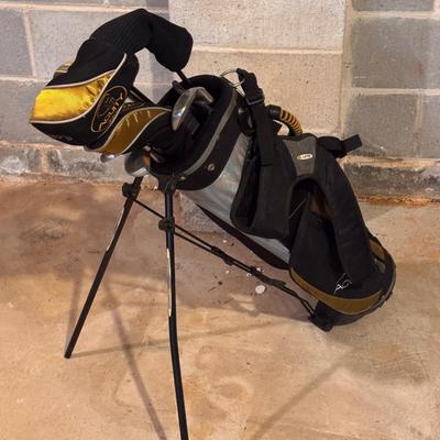 Junior Left Handed Golf Clubs and Bag