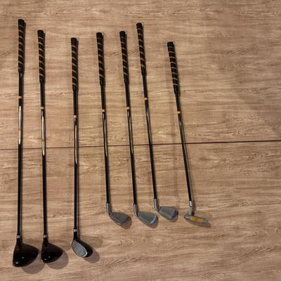 Junior Left Handed Golf Clubs and Bag