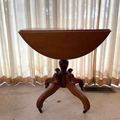 PR159 Walnut Victorian-Style Drop Leaf Table