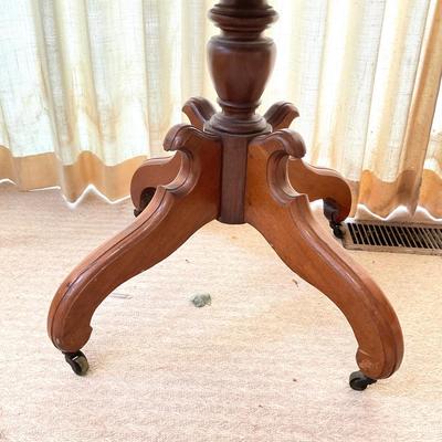 PR159 Walnut Victorian-Style Drop Leaf Table