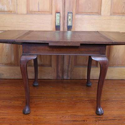 Solid Mahogany Expanding Dining Table