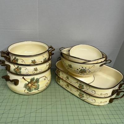 Sale Photo Thumbnail #9: Tabletops Unlimited features a vintage grapevine motif on cream-colored ceramic. Suitable for Induction & Vitroceramic