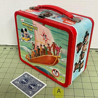 Sale Photo Thumbnail #16: Colorful cast illustration on front panel & Bright red plastic handle with secure metal latches.