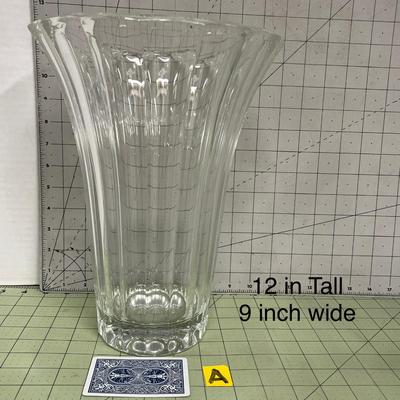 Sale Photo Thumbnail #28: Classic fluted shape with clear vertical lines and Heavy, sturdy base for stability.