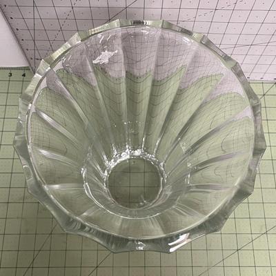 Sale Photo Thumbnail #29: Classic fluted shape with clear vertical lines and Heavy, sturdy base for stability.