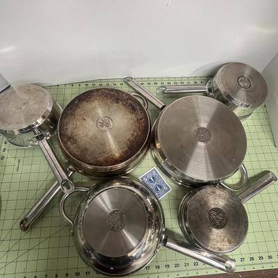 Sale Photo Thumbnail #72: Features: high-quality stainless steel construction for professional-grade cooking performance.
