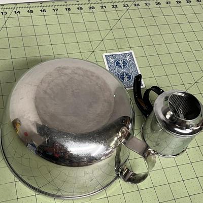Sale Photo Thumbnail #220: Its Includes Large Handled Mixing Bowl and a Handheld Flour Sifter.