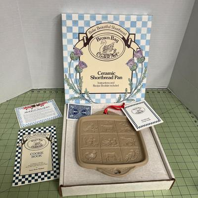 Sale Photo Thumbnail #222: 9 individual detailed cookie molds and Booklets Included.