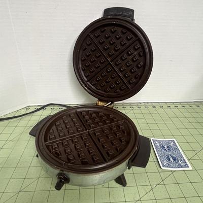 Sale Photo Thumbnail #240: Classic Round Format With Four Waffle Segments.