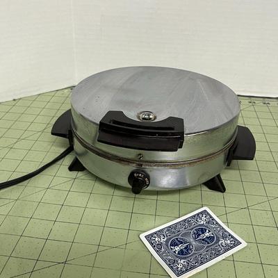 Sale Photo Thumbnail #243: Classic Round Format With Four Waffle Segments.
