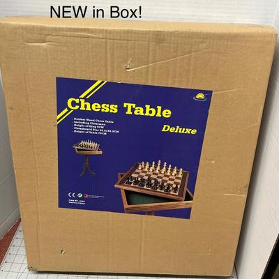 Sale Photo Thumbnail #581: Includes: Full Set of Classic Chessmen.