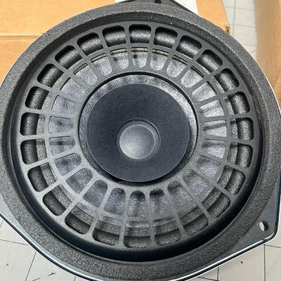 Sale Photo Thumbnail #682: Genuine Ford 5.25” speaker assembly, OEM part, durable factory replacement.