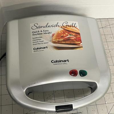 Sale Photo Thumbnail #711: Quick meals made easy-grill sandwiches, omelettes, toast, and more.
