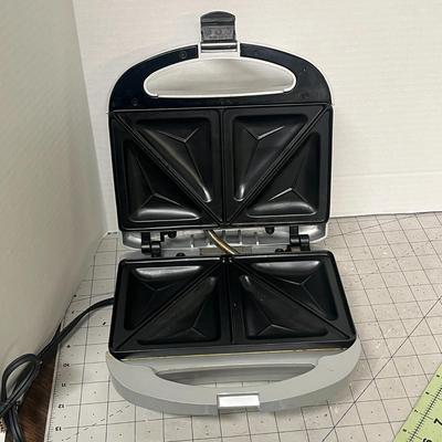 Sale Photo Thumbnail #712: Quick meals made easy-grill sandwiches, omelettes, toast, and more.