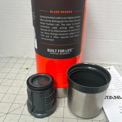 Sale Photo Thumbnail #719: Keeps drinks hot 40 hours, cold 35, durable build.
