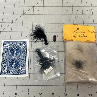 Sale Photo Thumbnail #807: Includes fly fishing flies and compact 16-slot storage container.