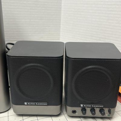 Sale Photo Thumbnail #872: 5.1 surround sound speakers with subwoofer, powerful audio for computers.