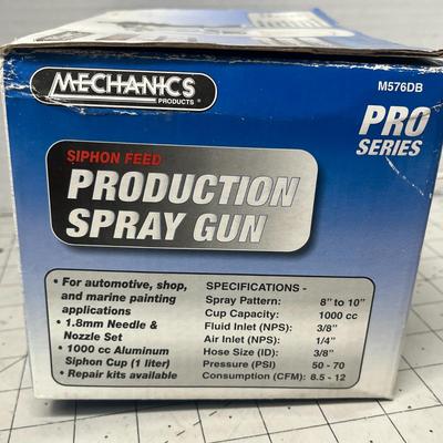 Sale Photo Thumbnail #942: 1.8mm nozzle, aluminum cup, adjustable spray for professional applications.