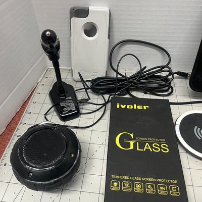 Sale Photo Thumbnail #988: Chargers, mounts, earbuds, case, screen protector included