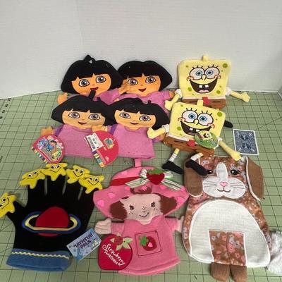 Sale Photo Thumbnail #1031: Includes plush toys, appliqués, flowers, character pieces