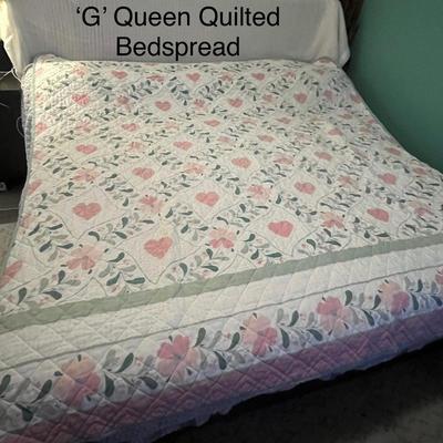 Sale Photo Thumbnail #1143: Soft pastel pattern, full-size queen bedding