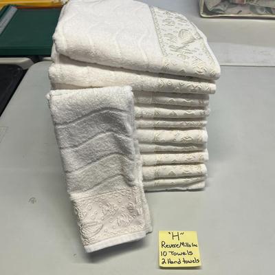 Sale Photo Thumbnail #1159: 10 towels, 2 hand towels included