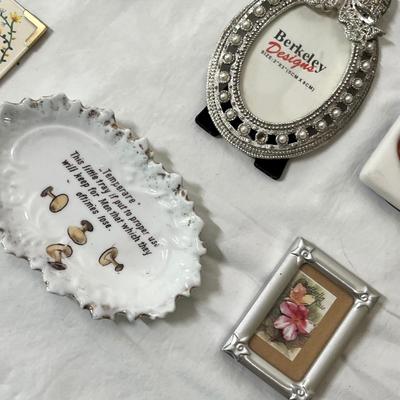 Lot 245 mini picture frames