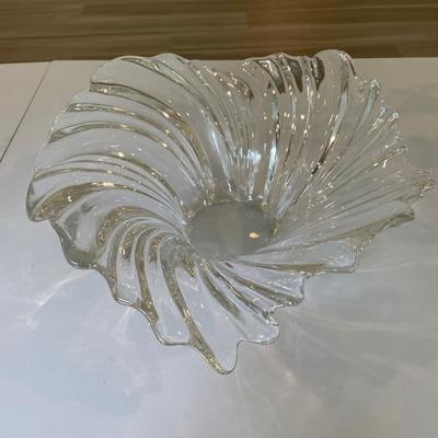 Mikasa Crystal Wave Swirl Centerpiece Bowl