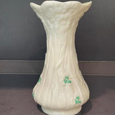 Belleek Daisy Bone China Spill Vase