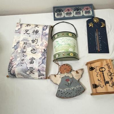Lot 247 more home decor