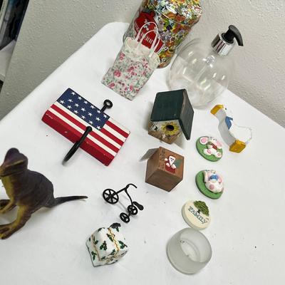 Lot 248 Toys/ Decor
