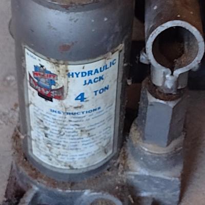Pair of Vehicle Jacks