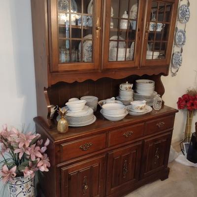 Bassett Furniture Walnut Finish Two Piece China Buffet Hutch (No Contents)