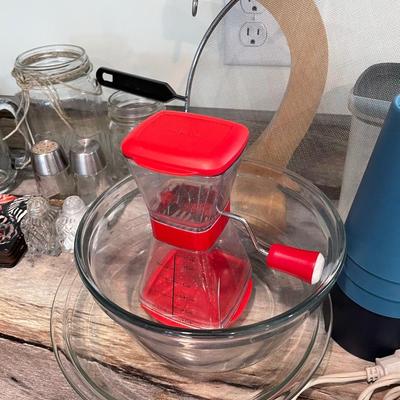 Kitchen Lot, Braun Immersion blender, Nut Grinder, Pyrex