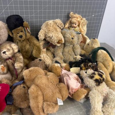 Sale Photo Thumbnail #354: FUN Good Condition. Some Boyd, some Pottery Barn and some Beanie Babies 