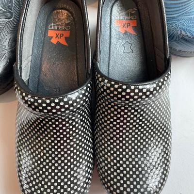 4 Pair Nice Dansko Clogs 38/39