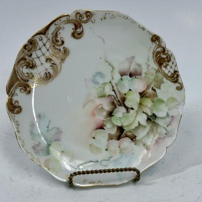 Sale Photo Thumbnail #518: In good vintage condition, except for chipped edge shown in pictures.