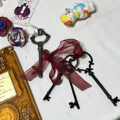 Lot 254 Assortment of stuff