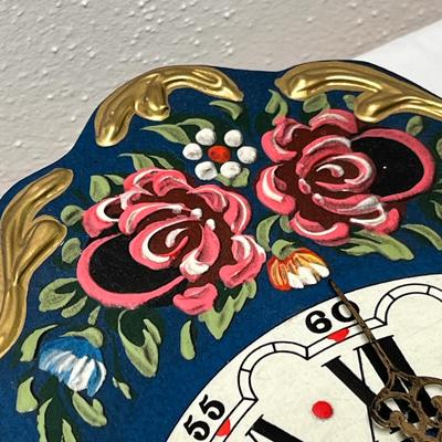 Lot 260 Vintage looking Scandanavian Clock